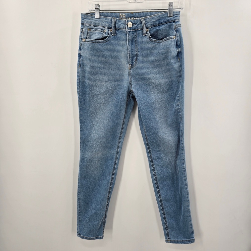 No Boundaries Womens High Rise Skinny Jeans Medium Wash Blue Denim Size 4